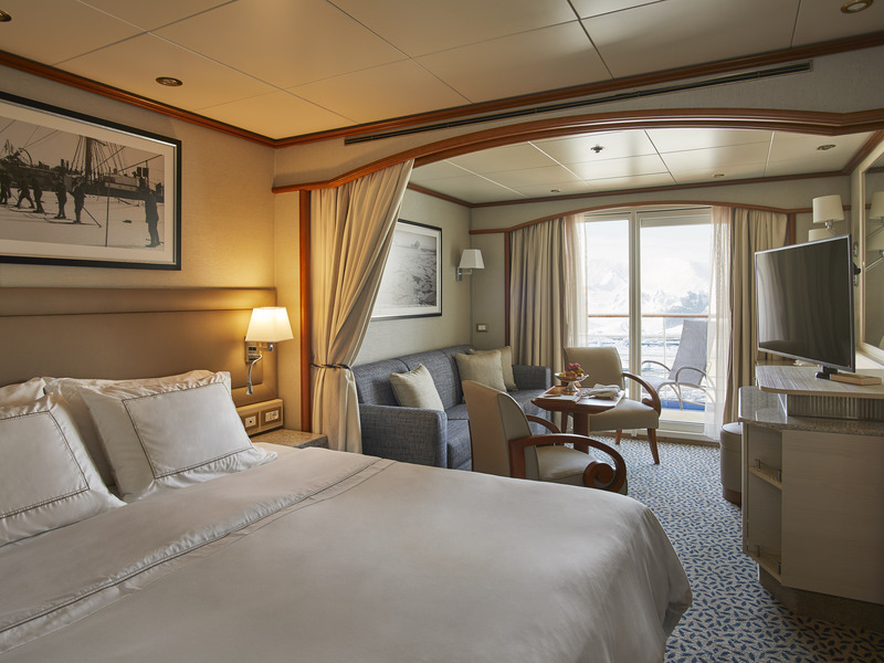 Deluxe Veranda Suite